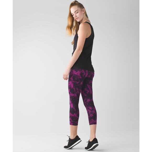 Lululemon Wunder Under Crop II *Full-On Luon (Roll Down) - Picture 7 of 7